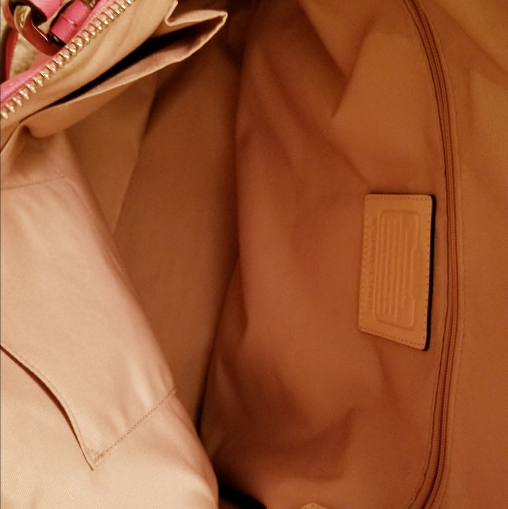 Handbag - Picture 3 of 5